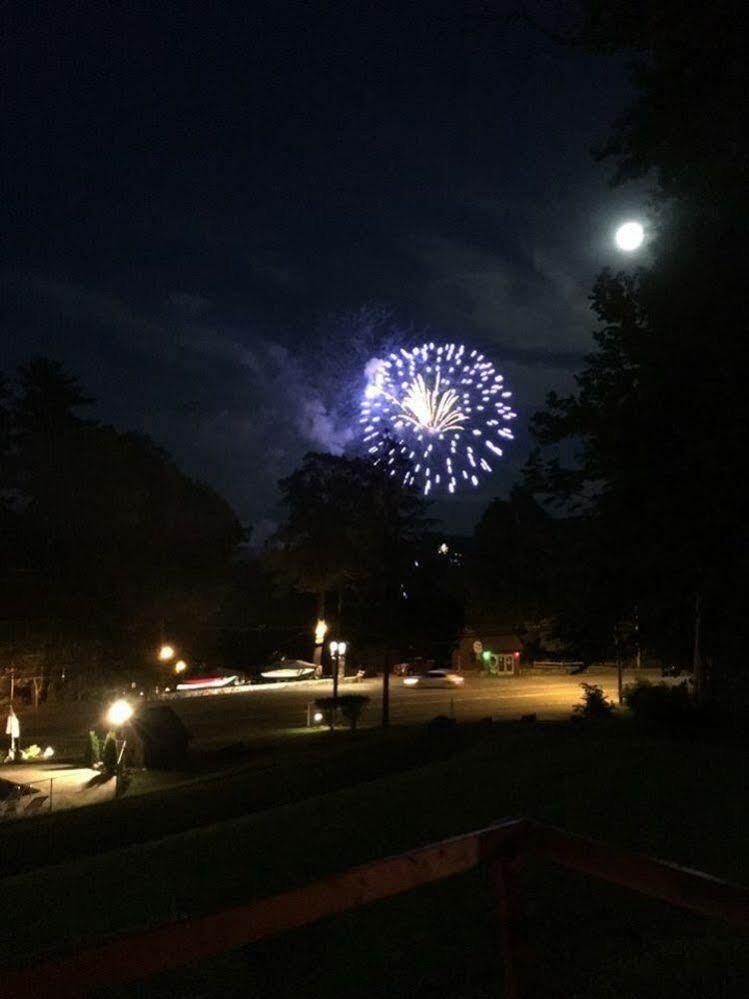 Rock Castle Resort Lake George Exterior foto