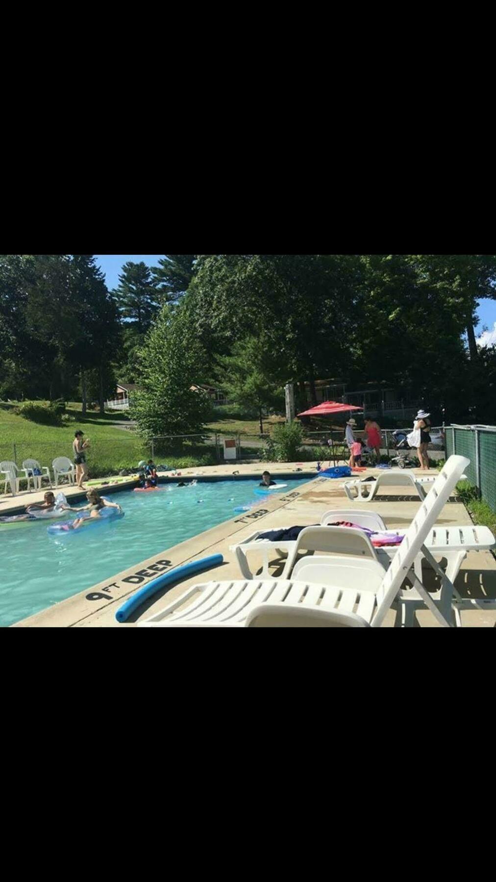 Rock Castle Resort Lake George Exterior foto